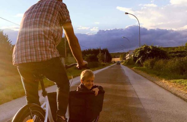 2017-09-14_RAPPORT-Décarboner-la-mobilité-dans-les-zones-de-moyenne-densité_TSP_WEB-V2_Page_001