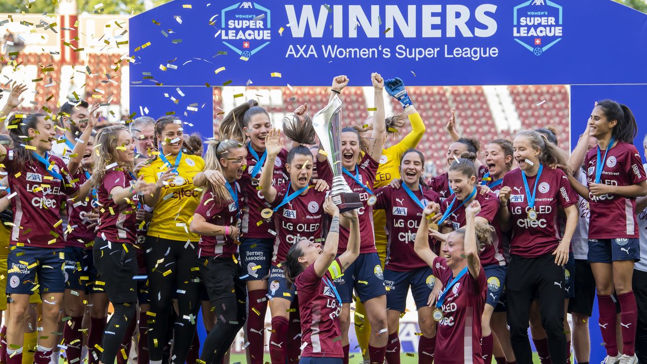 15 RTS Women's Super League les Servettiennes fêtent leur 1e titre de championnes de Suisse