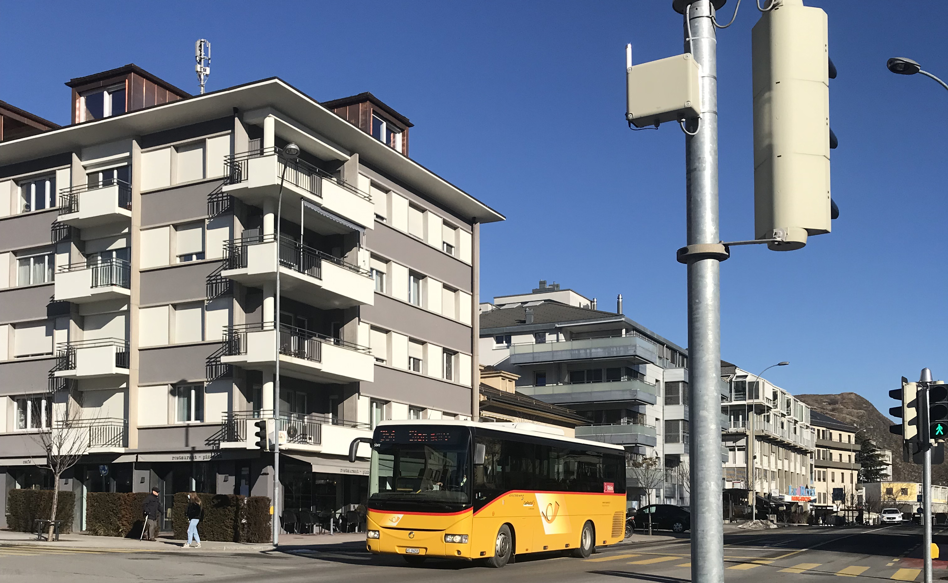 Déploiement du système de priorisation On Time sur un carrefour à Sion
