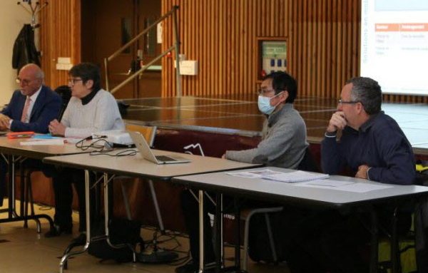 Cunxiao Zhang (Citec) et Jean-Pierre Ancelin (adjoint en charge du dossier) ont orchestré cette réunion publique.