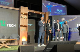 Sessione di apertura del salone con Frédéric Michalak, Marie-Sophie Obama, Presidente Delegata, LDLC ASVEL Femminile, Presidente Onorario di Sport Unlimitech, Jérôme Moroge, Consigliere Regionale, Regione Alvernia-Rodano-Alpi, Florestan Groult, Vicepresidente degli Sport e della Vita associativa, Metropoli di Lione. Crediti : Citec