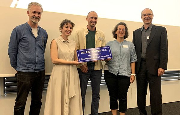 Remise du prix 2023 à la Ville d'Yverdon-les-Bains. Crédits : Rue de l'Avenir