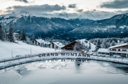 Centre de la station de Crans-Montana, Valais. Crédit : Tim Arnold, Unsplash