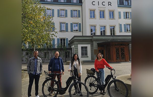 Inauguration de la flotte de VAE du CICR. Crédits : Genèveroule