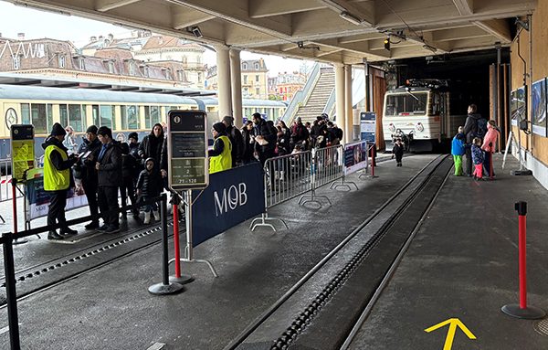 Le quai du train MOB pour aller aux Rochers de Naye, gare de Montreux. Crédit : Citec
