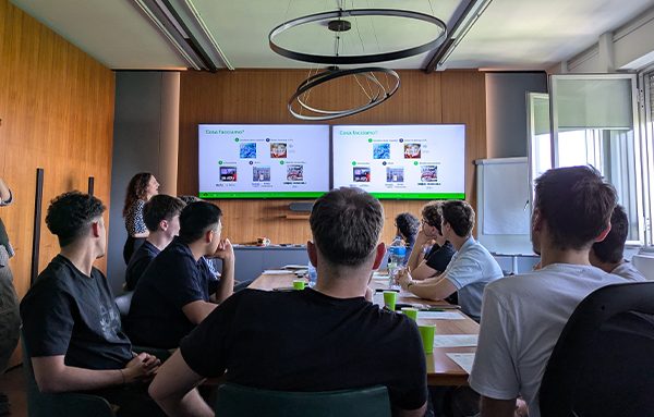 Gli studenti ITS alla centrale di mobilità di 5T, Torino. Crediti: Citec